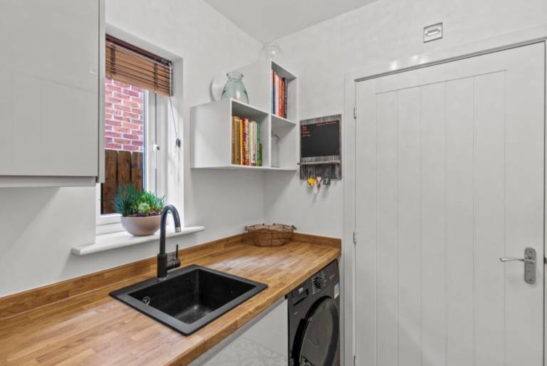 Llanharan, Pontyclun