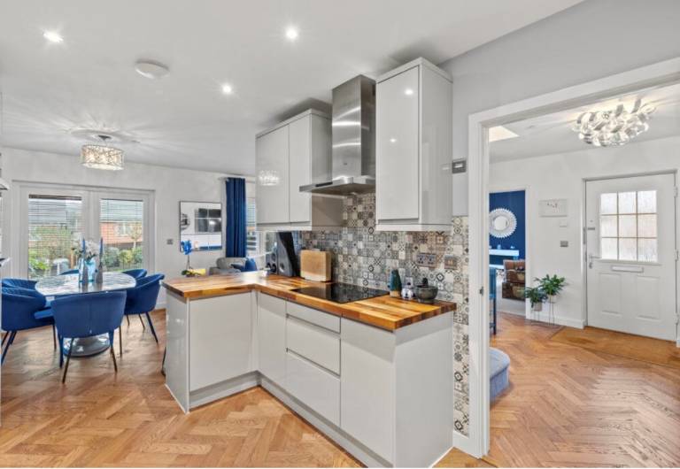 Llanharan, Pontyclun