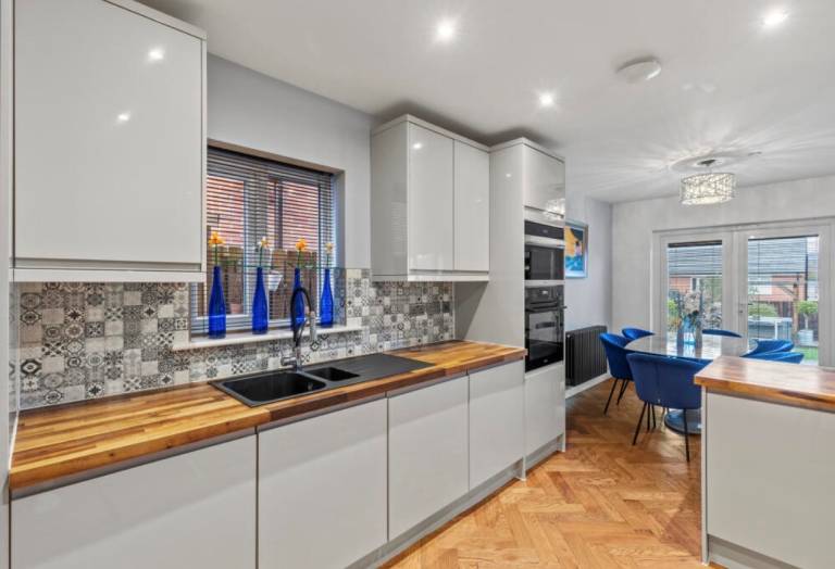 Llanharan, Pontyclun