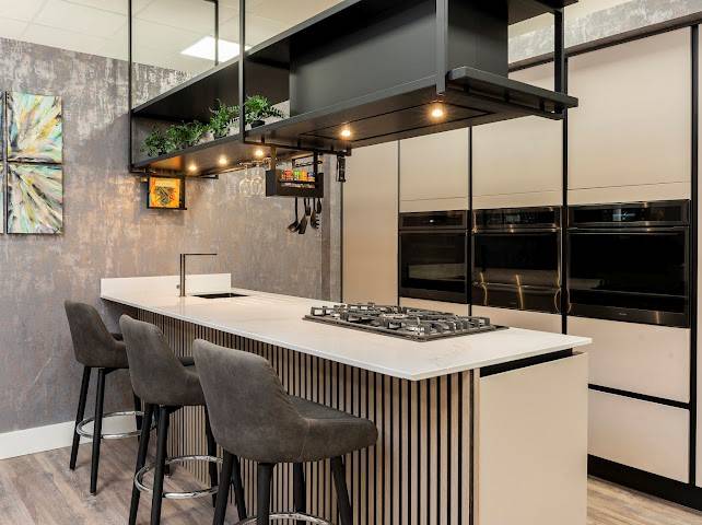 Avant Linear display in the showroom