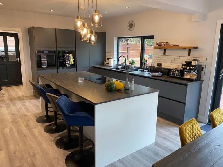 Llanharan, Pontyclun