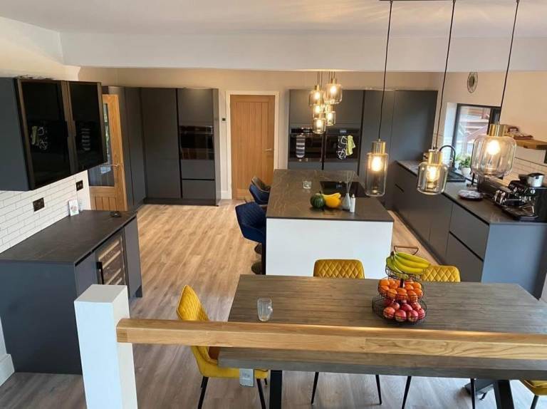 Llanharan, Pontyclun