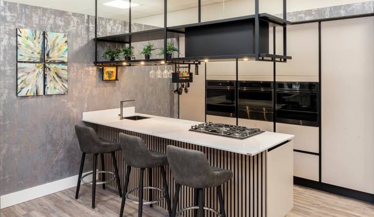 Avant Linear display in the showroom