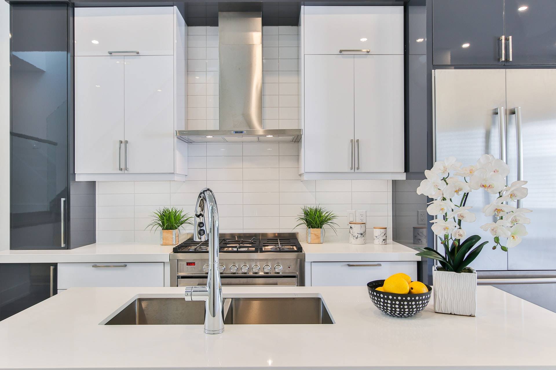 5 Ways to Make Your Kitchen Look Bigger Whatever Your Budget Kitchens